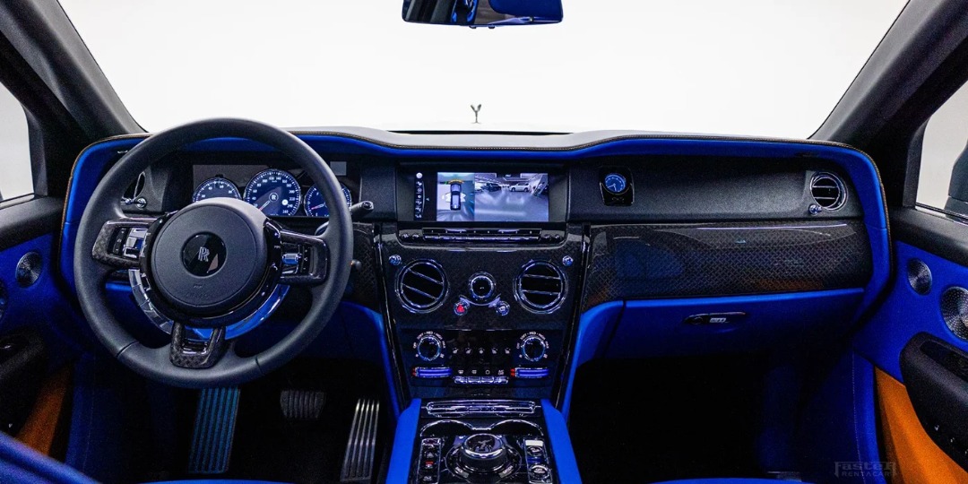 Rolls Royce Cullinan 2025 Interior Dashboard View